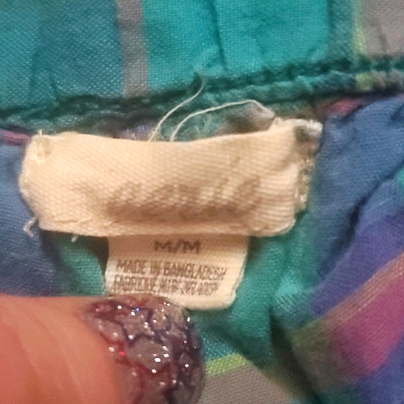 Bundle of 2 Shorts in Medium - Picture 7 of 7